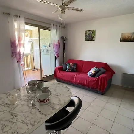 T2 With Balcony Close To The Sea