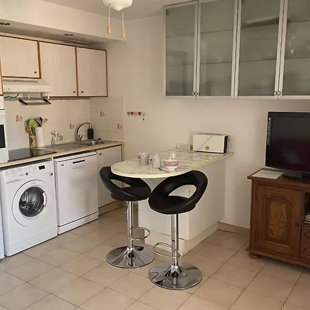 T2 With Balcony Close To The Sea Апартаменты