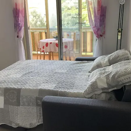 T2 With Balcony Close To The Sea * Sainte-Maxime