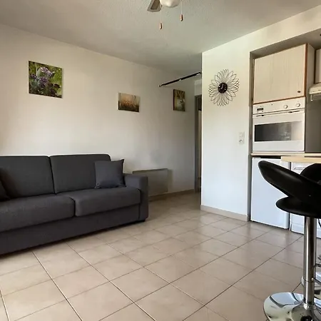 T2 With Balcony Close To The Sea Apartment *