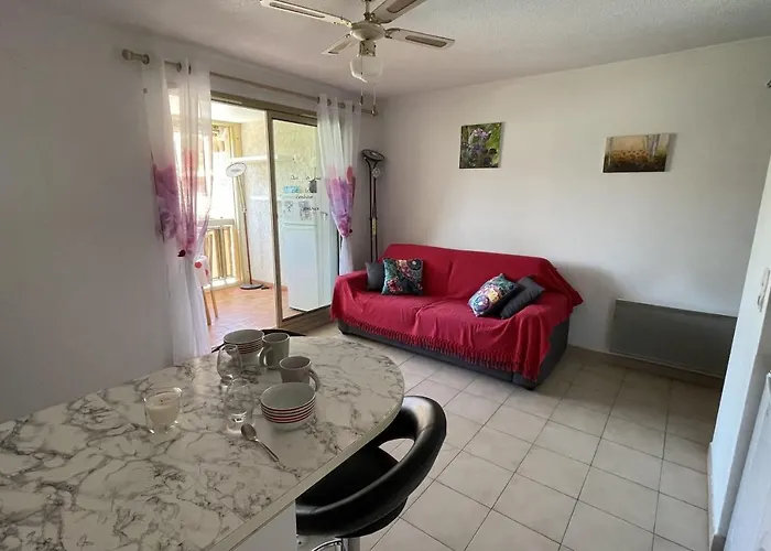 T2 With Balcony Close To The Sea